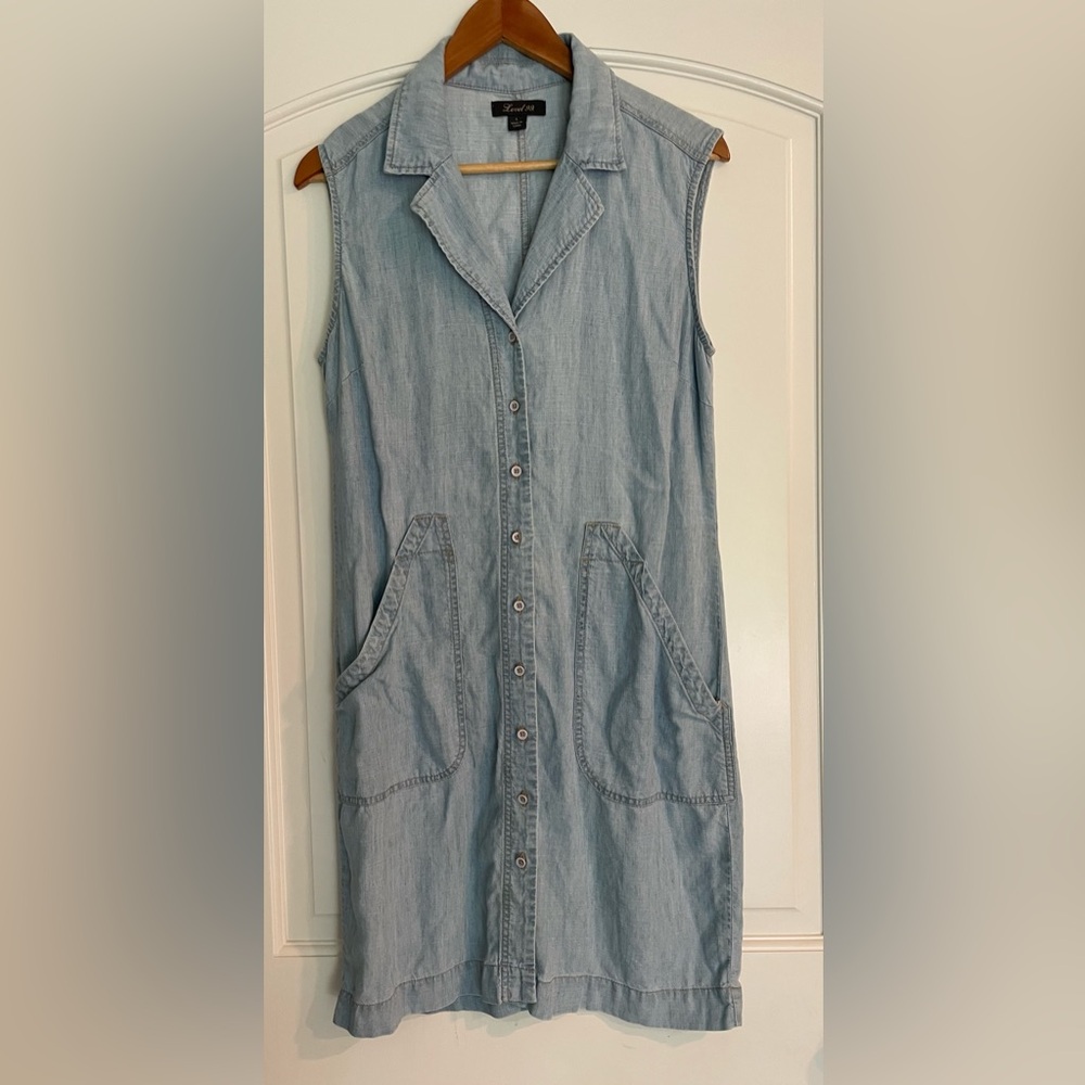 Level 99 Anthropologie Sleeveless Light Wash Chambray Button-Front Dress